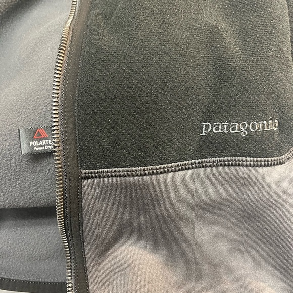 Patagonia R1 or R2 Coat - Picture 4 of 6